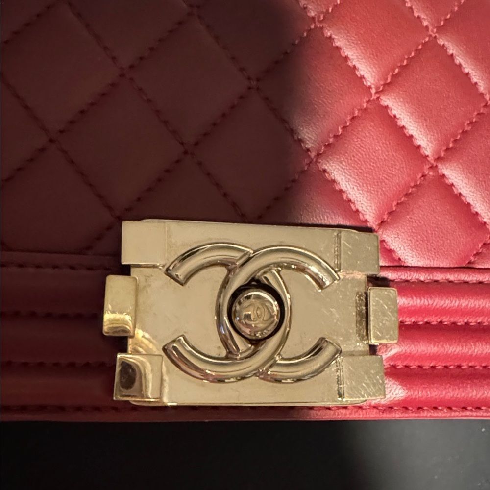 CHANEL SMALL BOY BAG 22 SERIES LAMBSKIN EXCELLENT PRE LOVED CONDITION DEEP RED - Picture 3 of 11